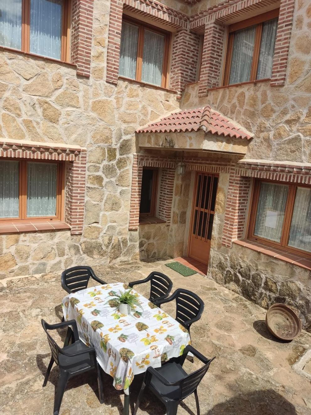 Casa Rural El Pajar Navaluenga Ngoại thất bức ảnh